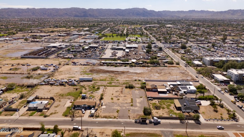 Levrose 9th St Photos(3)