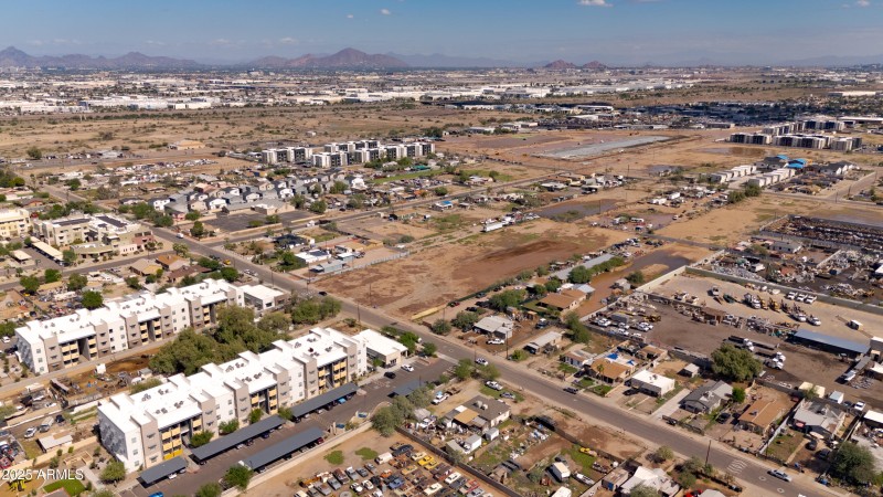 Levrose 9th St Photos(8)