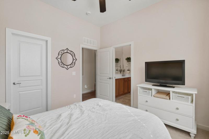 Ensuite Downstairs Bedroom 2