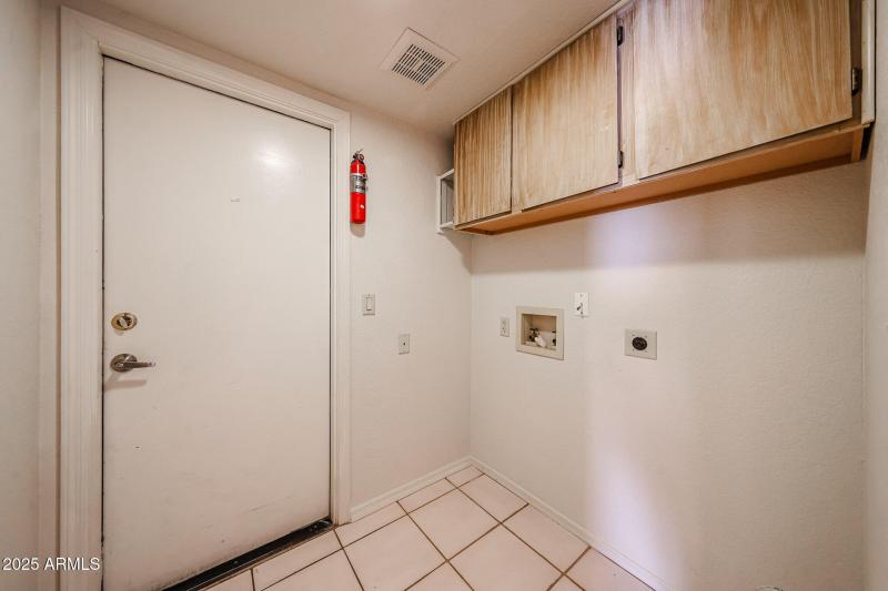 Inside Electric Lauandry Hookups