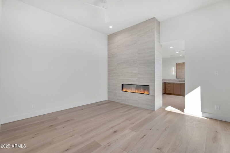 20-web-or-mls-North 39th-20