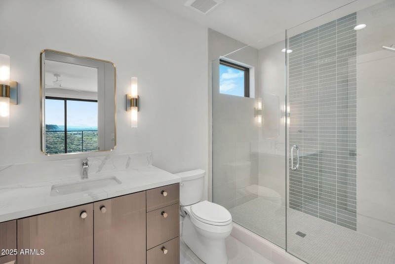 45-web-or-mls-North 39th-45