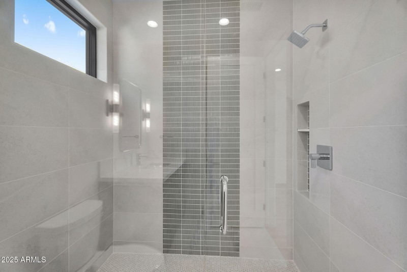 46-web-or-mls-North 39th-48