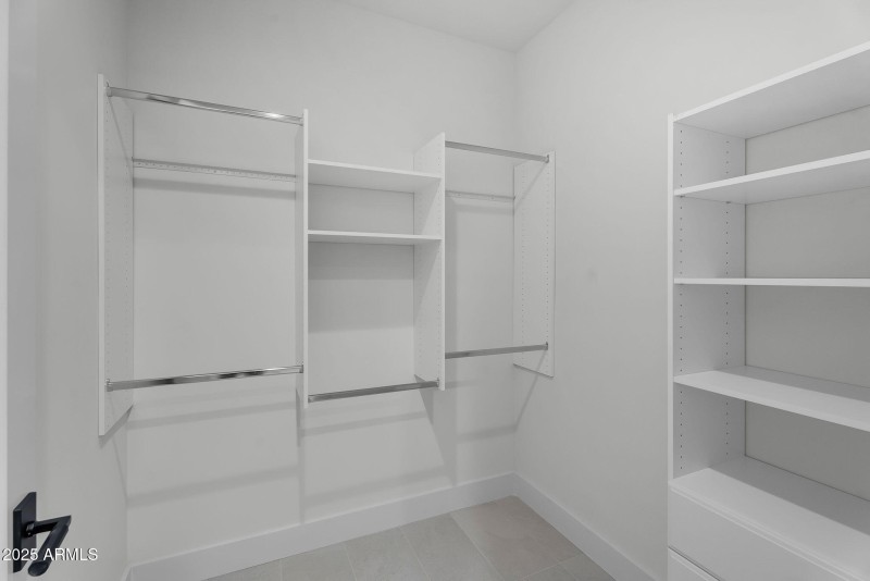 49-web-or-mls-North 39th-49