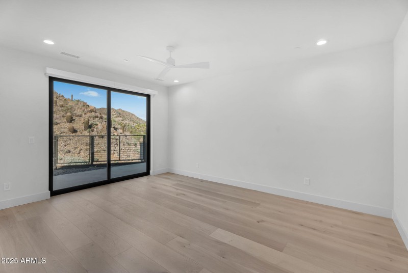 50-web-or-mls-North 39th-62