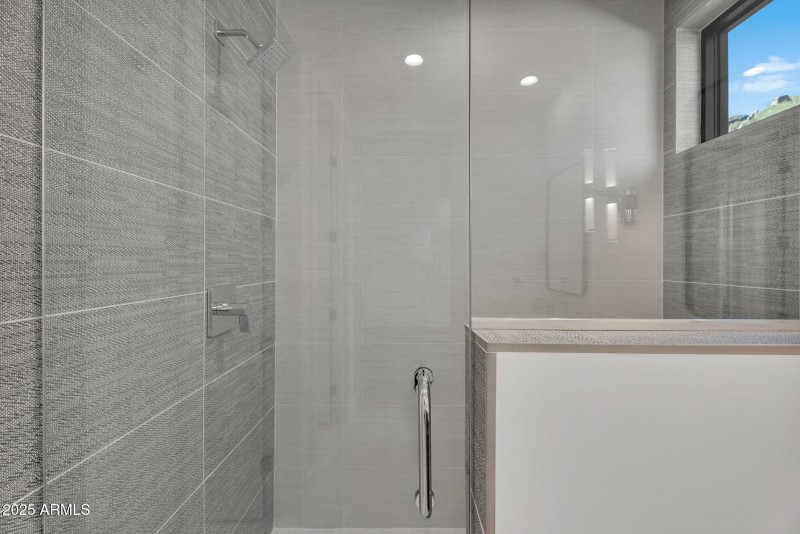 54-web-or-mls-North 39th-66