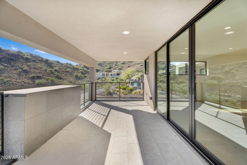 76-web-or-mls-North 39th-73