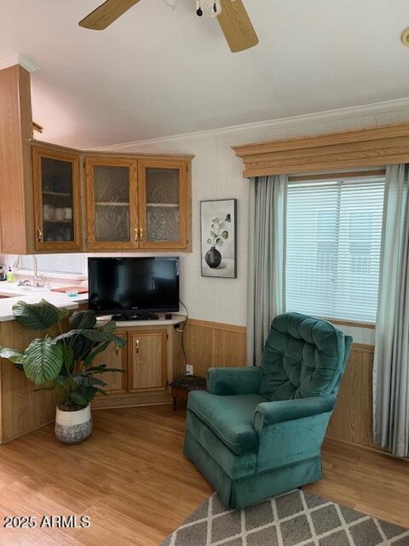 719 Living room 3