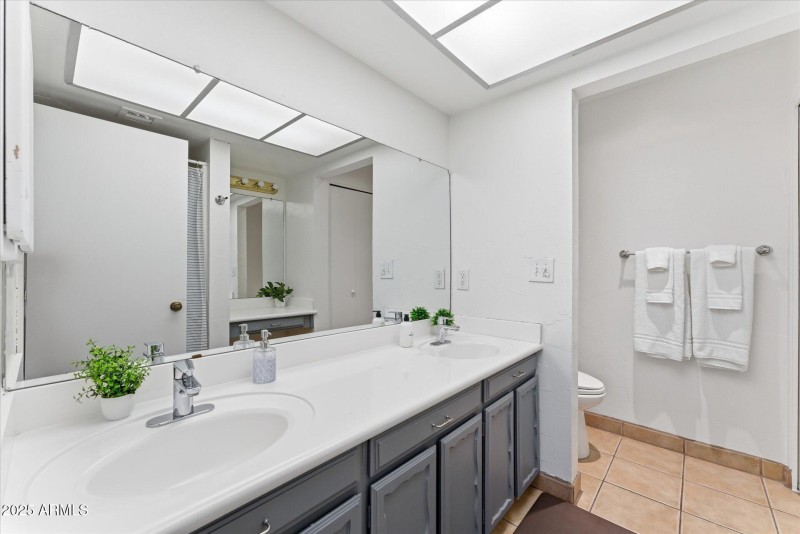 16-015-primary-bathroom