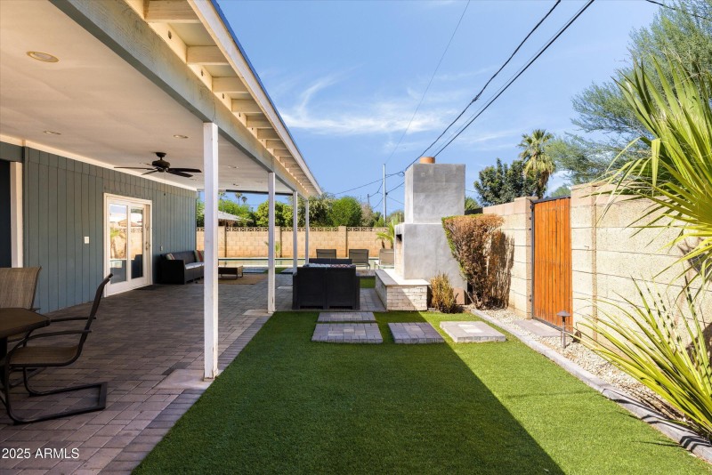 2126 W Cambridge Ave