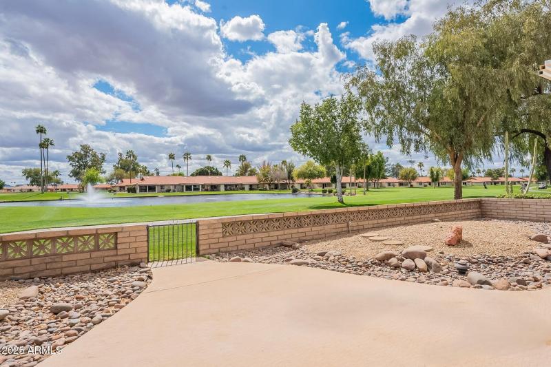 Lake & Golf in Backyard