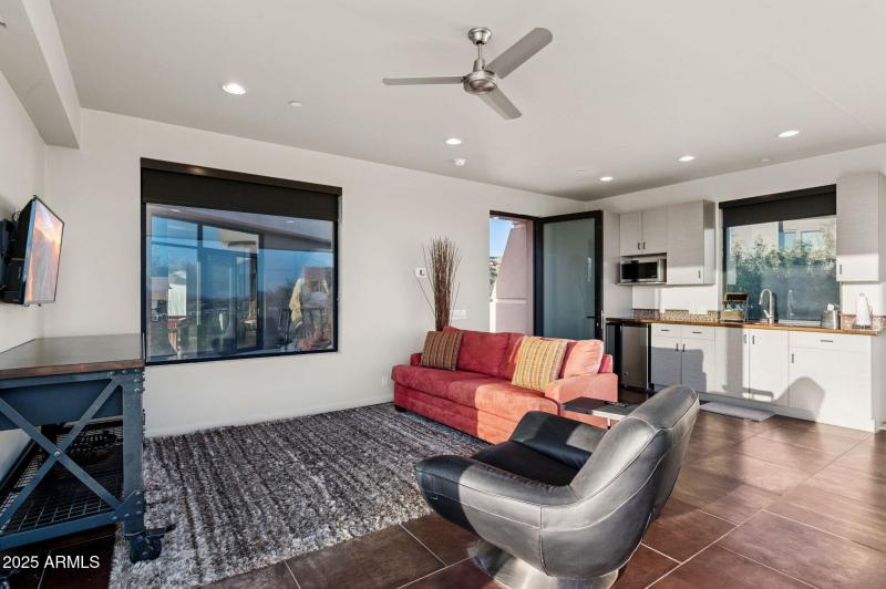 36-web-or-mls-41777-n-111th-pl