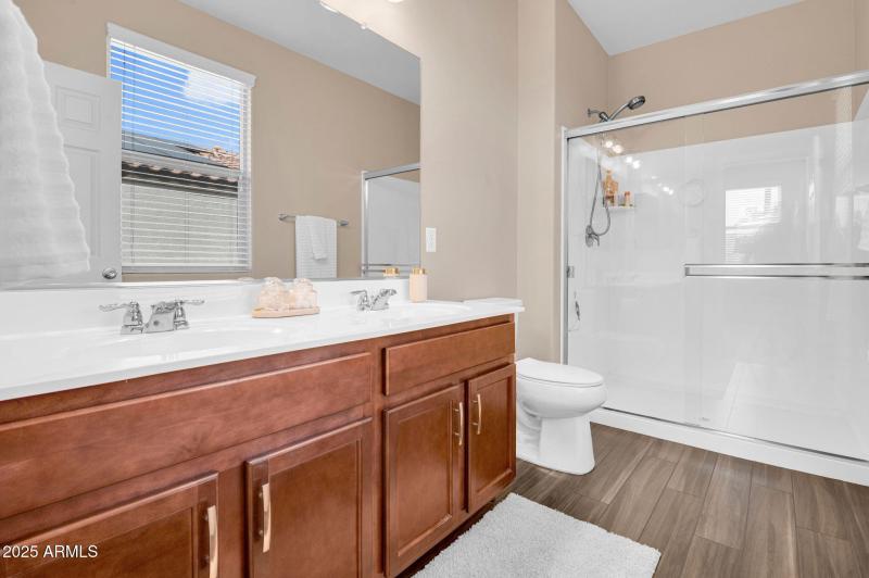 16-web-or-mls-1729 E Chanute Pass-16