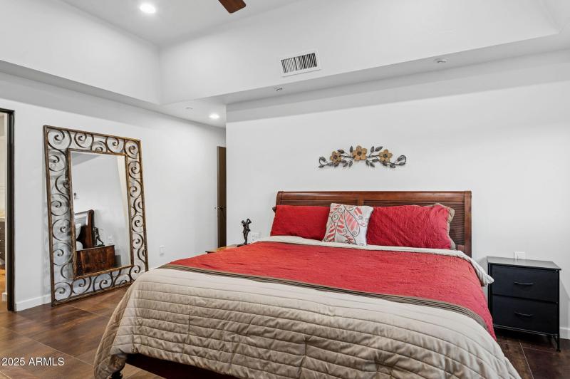 55-web-or-mls-41777-n-111th-pl