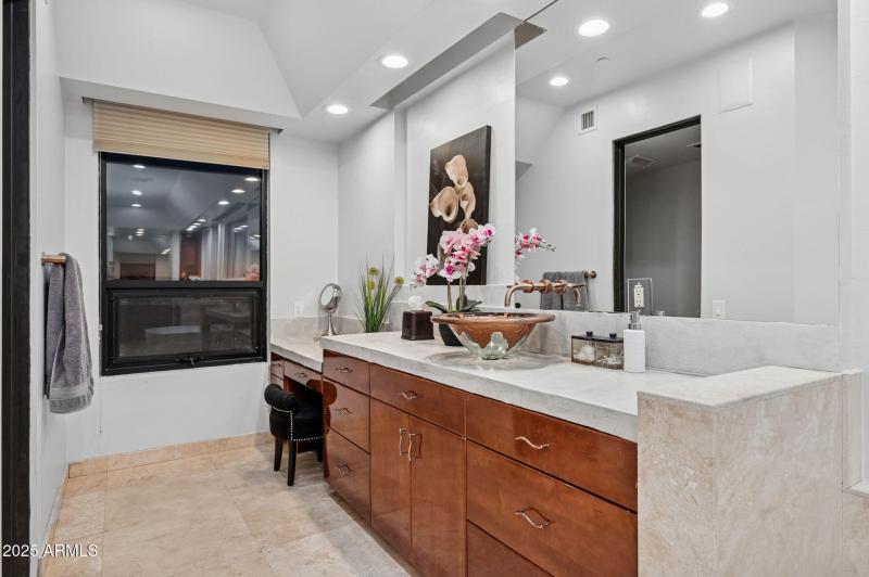 70-web-or-mls-41777-n-111th-pl