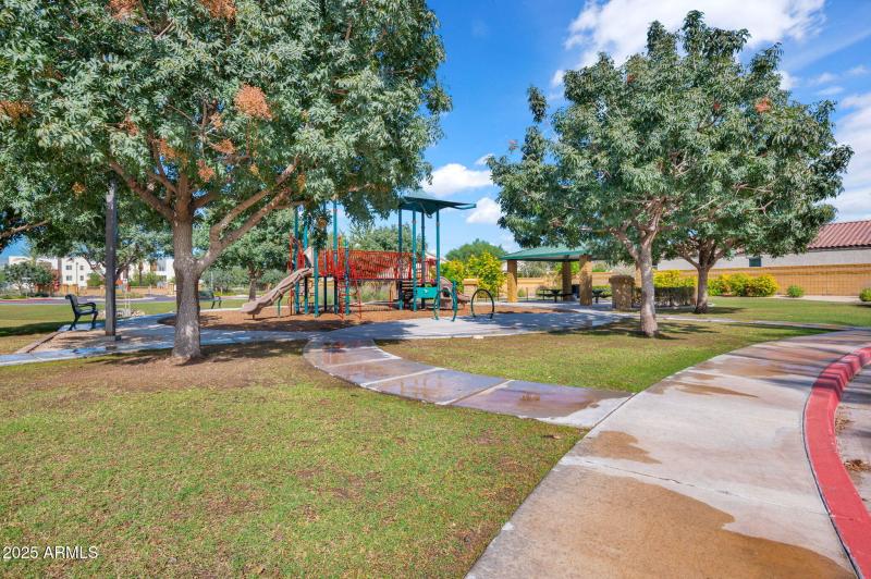 27-web-or-mls-1729 E Chanute Pass-27