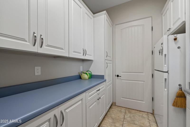 Laundry Room 2-298