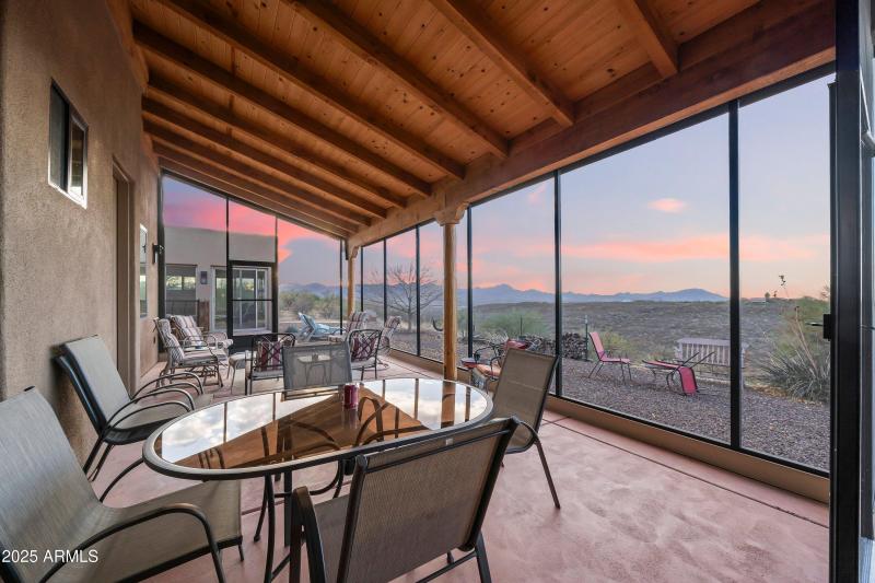 Screened Porch 2298 2