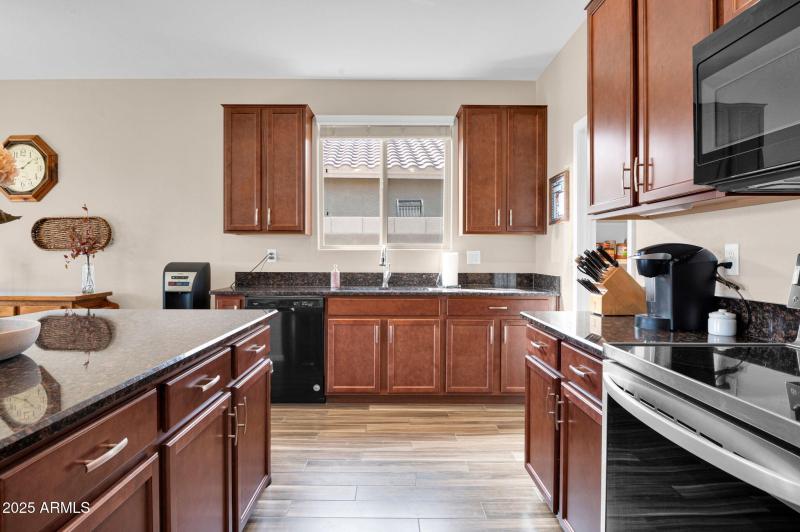 13-web-or-mls-1729 E Chanute Pass-13