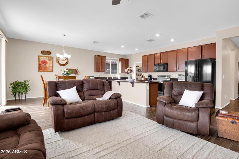 7-web-or-mls-1729 E Chanute Pass-7