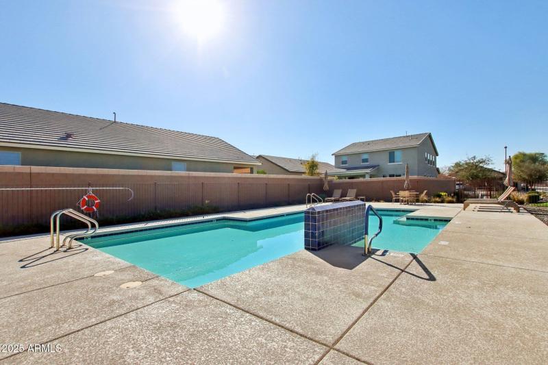 52-web-or-mls-S 24th Pl-052