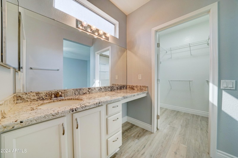 16457 W Rock Springs Ln-9