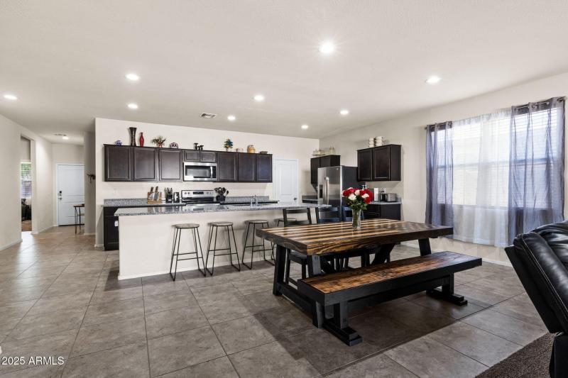 002___1042 W Avalon Canyon Dr