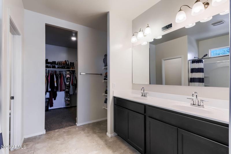 010___1042 W Avalon Canyon Dr