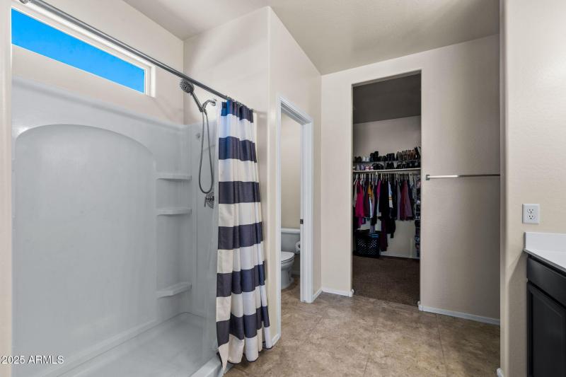 011___1042 W Avalon Canyon Dr