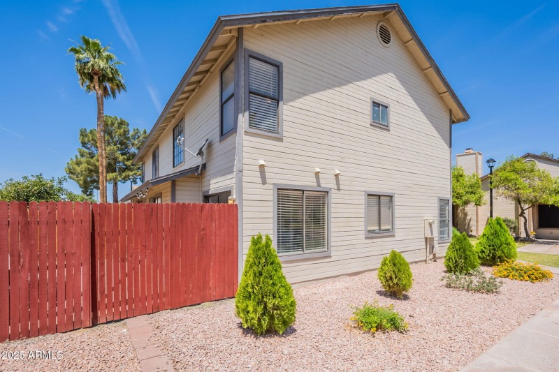 2-web-or-mls-Broadway-2