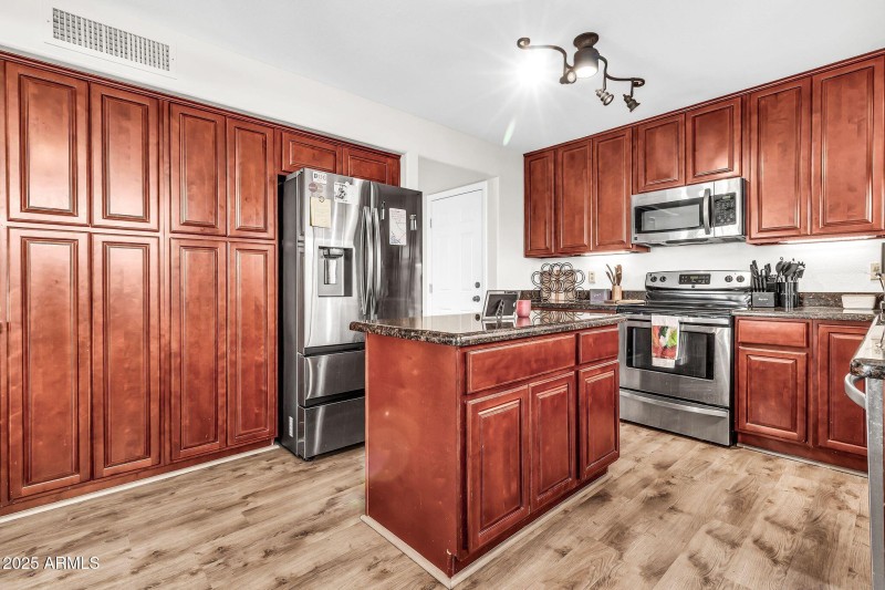 6554 E Raftriver St-17