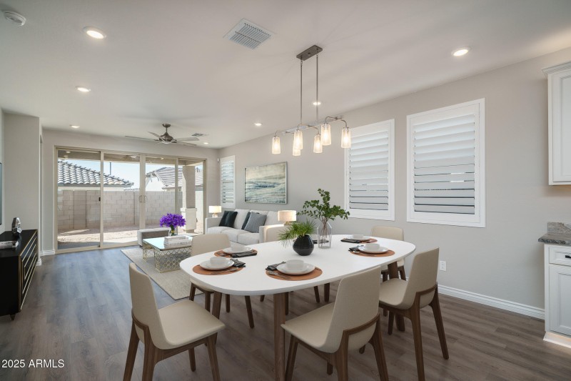 5VS) DINING TO GREAT ROOM