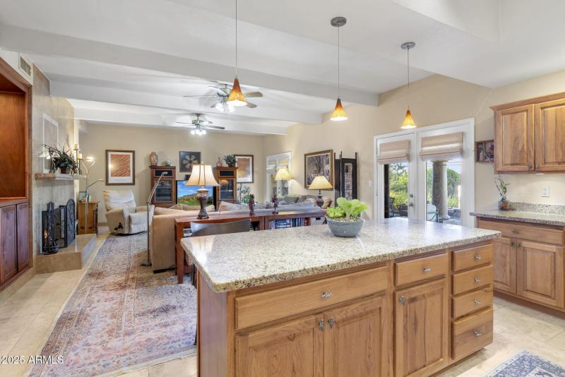 Chef's Kitchen w/ top appliances