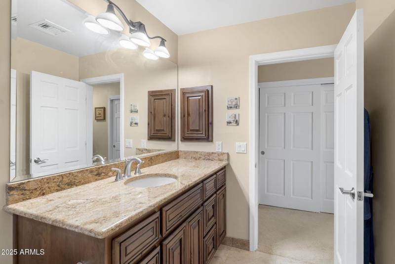 Ensuite Guest Bath 2 of 4