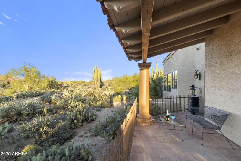Guesthouse Covered Deck w/Mountainviews