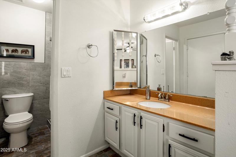 22-5951 W Campo Bello Dr