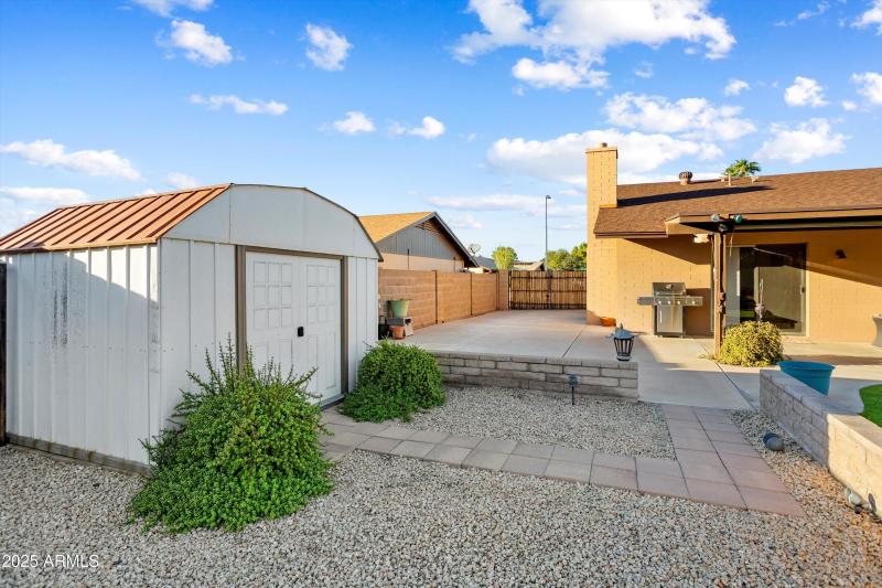 37-5951 W Campo Bello Dr