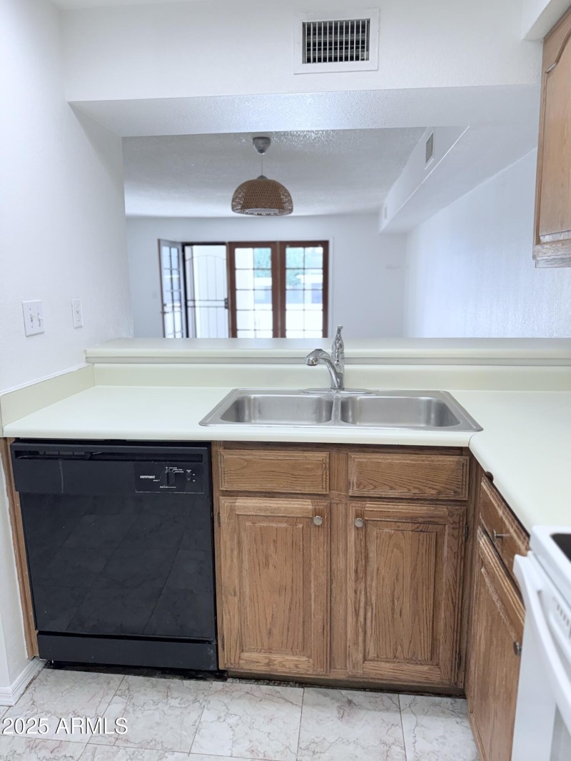 2025-10-22 14.00.58-1