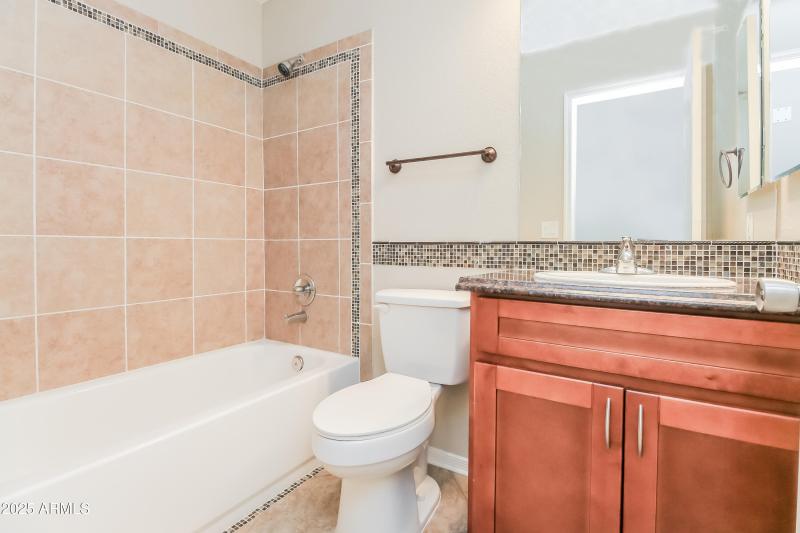 1007815.8658 E Capri AVE - Bathroom