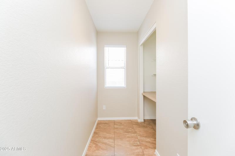 1007815.8658 E Capri AVE - Walk In Close