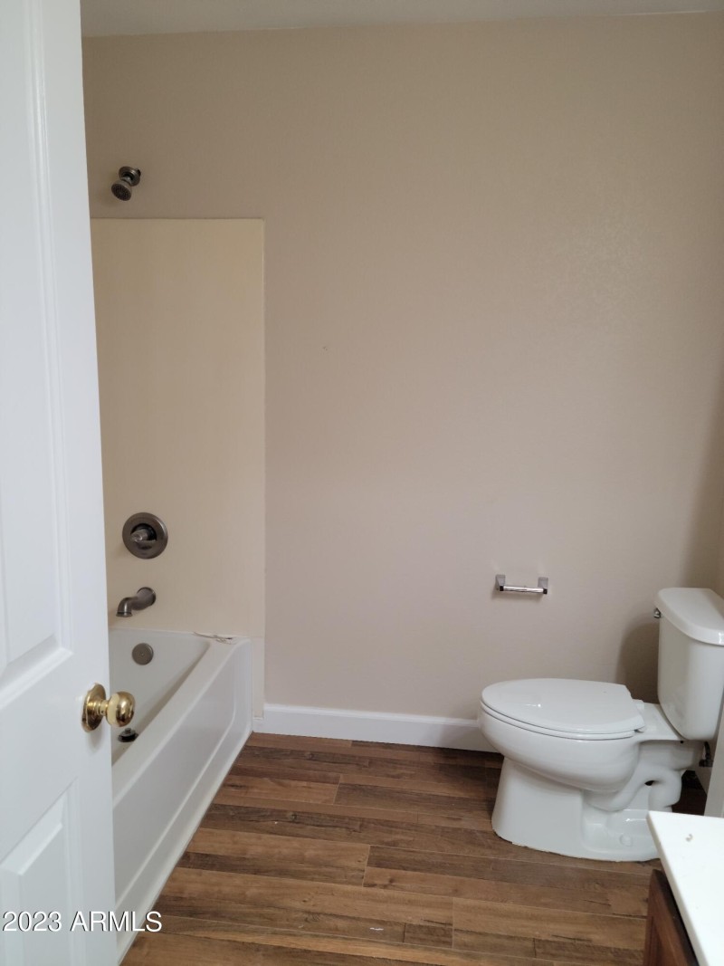 hall bath 23