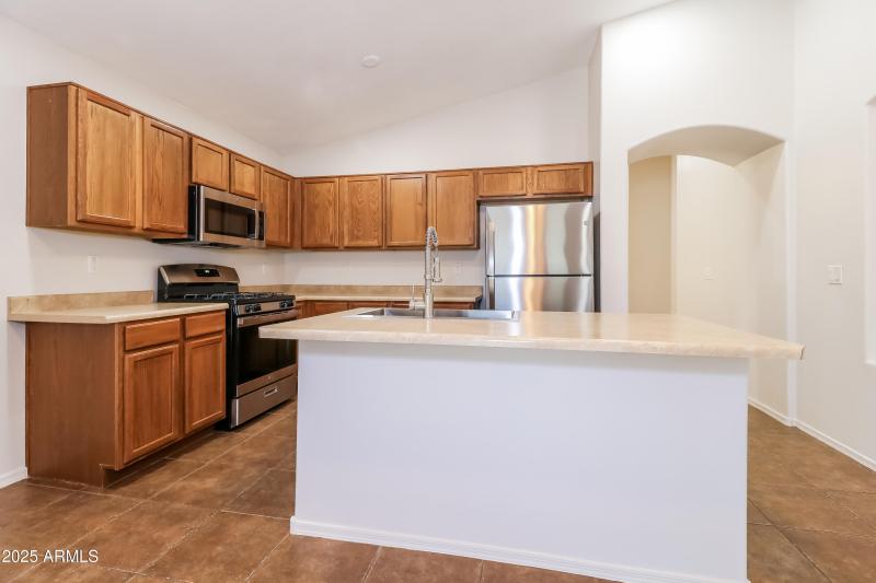 1020085.18204 W SANNA ST - Kitchen_1