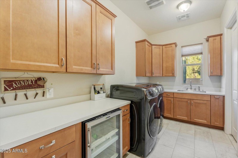 Laundry with views to nature
