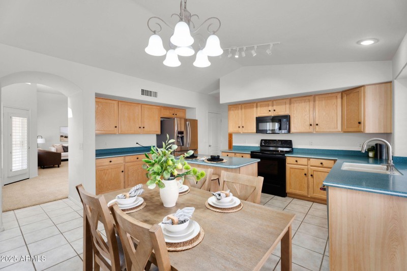 17-web-or-mls-9651 W Potter - 24