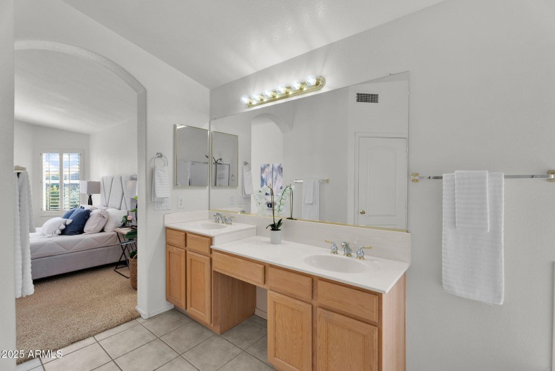 29-web-or-mls-9651 W Potter - 30