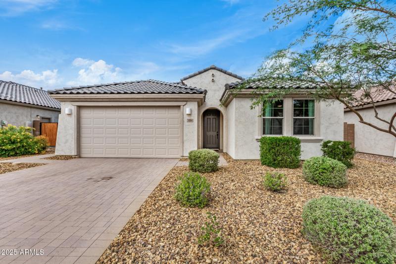 Welcome to 1894 W Summer Ln