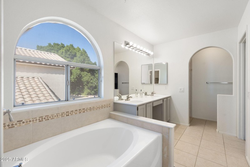 68-web-or-mls-DSC05317 copy (1)