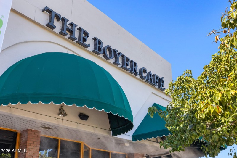 Boyer 'Family-owned' Coffee Cafe