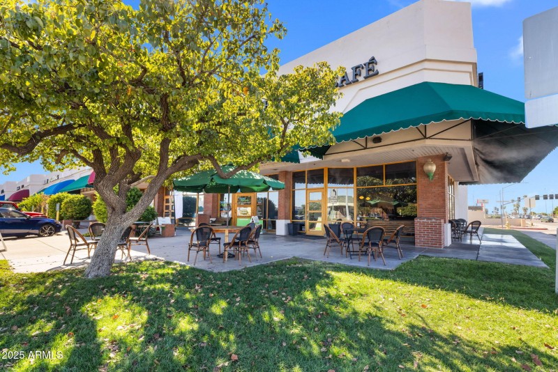 Outdoor gathering at Boyer Cafe