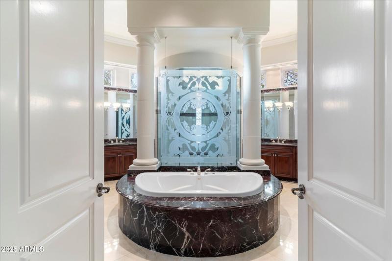 070-Primary Bathroom